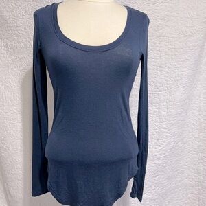 Kit and Ace Round Neck Long Sleeve Cashmere Blend Top, Size 4